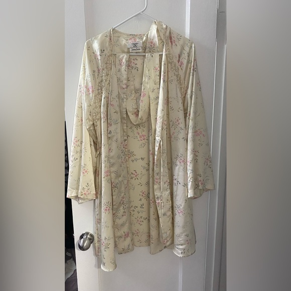 Valentino Robe - Picture 2 of 3